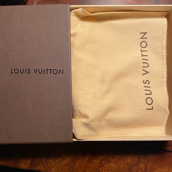 louis vuitton wallet - Picture 3 of 7